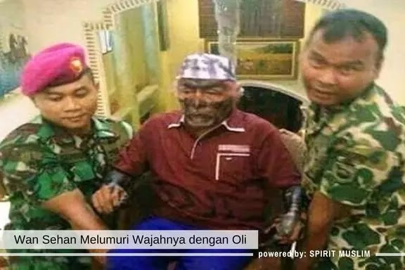 Wan Sehan Melumuri Wajahnya dengan Oli